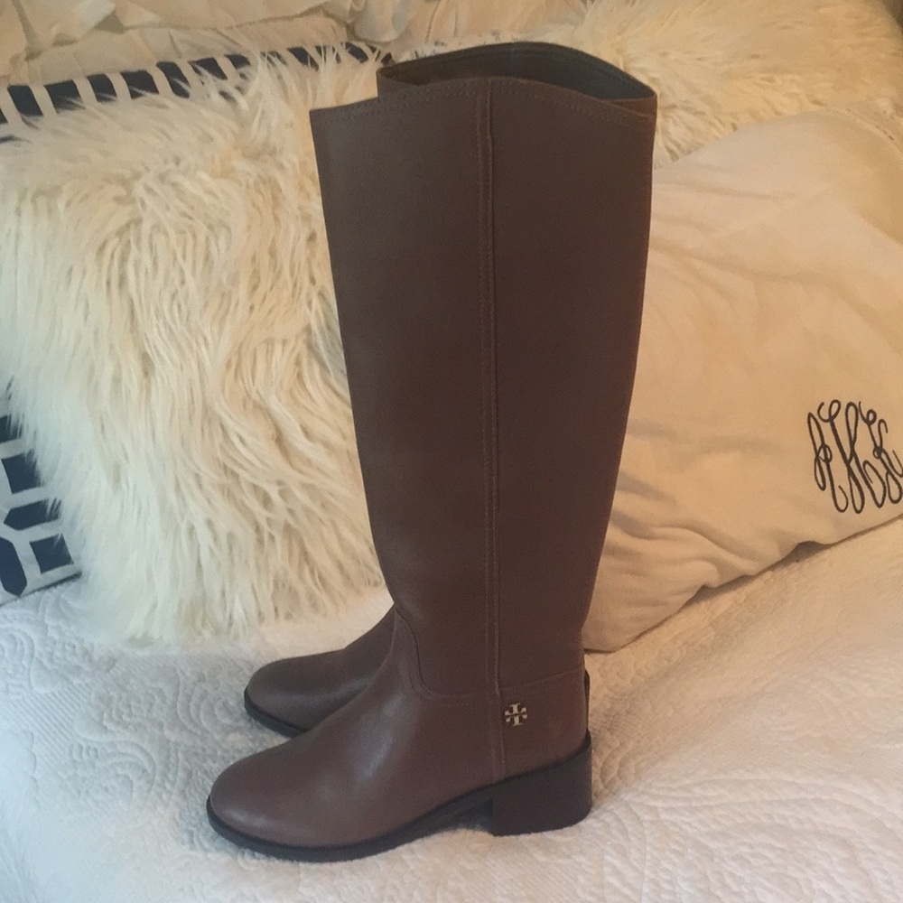Authentic Tory Burch tall beige boots size 7